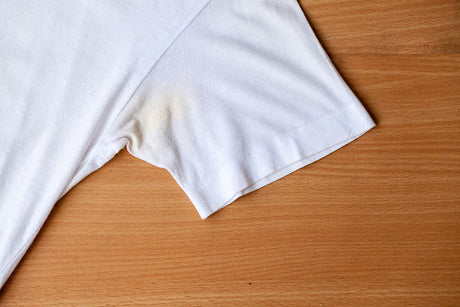 gele vlekken in kleding